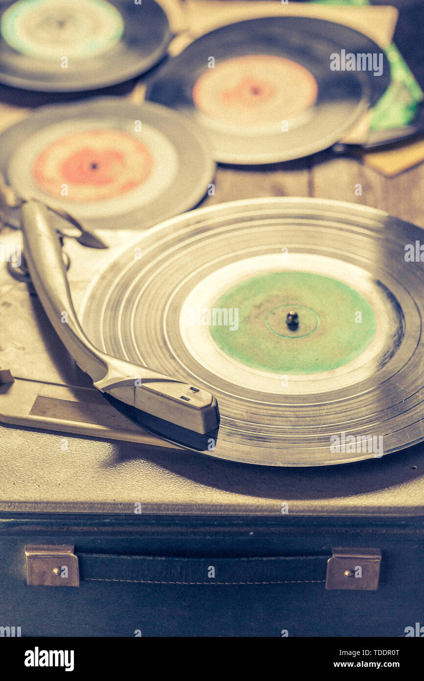 Nahaufnahme des Grammophon und Vinyls als straff und gefiltert Foto Stockfoto