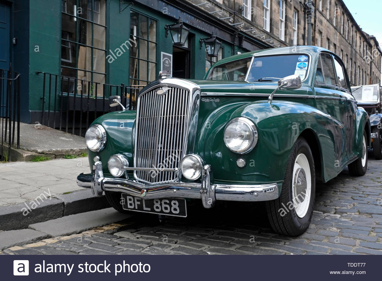 Classic Wolseley Six Eighty von 1953, produziert zwischen 1948 und 1954, auf dem West End Classic Vehicle Event in Edinburgh, Schottland Stockfoto