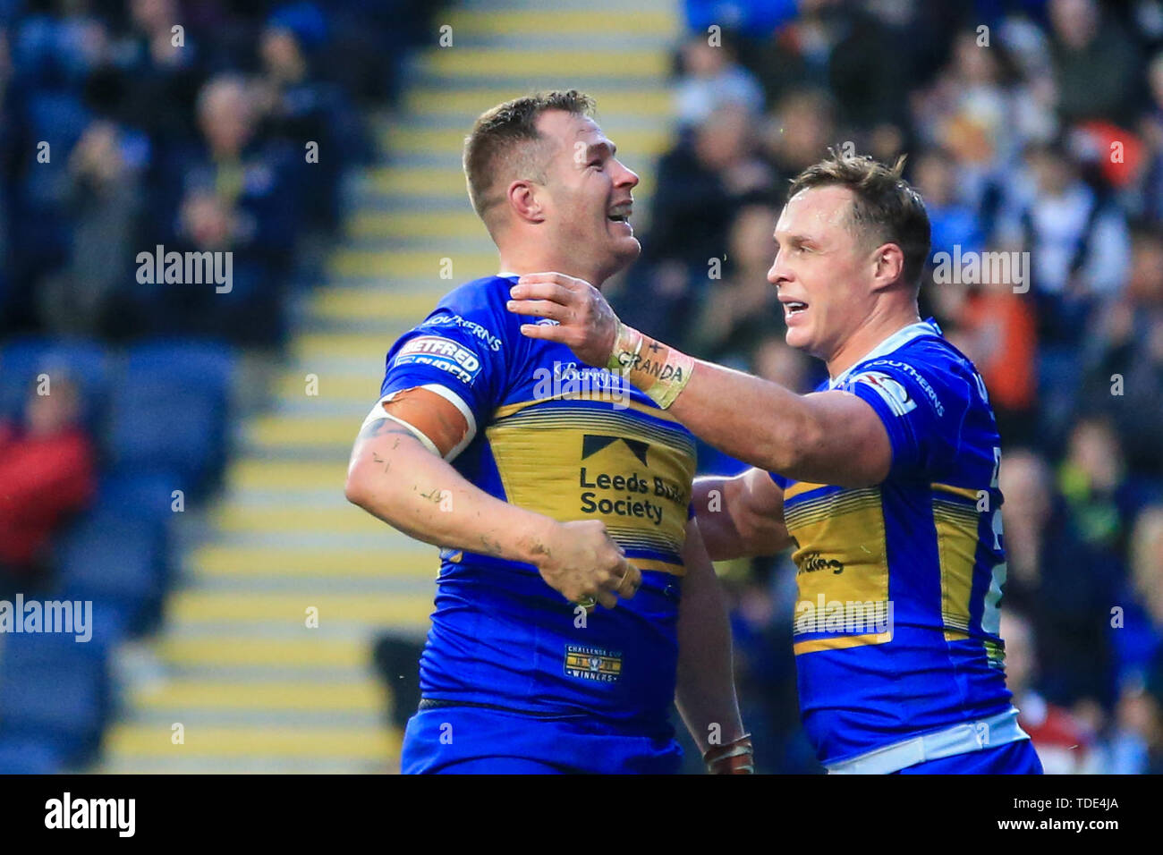 14. Juni 2019, Emerald Headingley Stadium, England; Betfred Super League, Runde 18, Leeds Rhinos vs Wigan Warriors; Trent Merrin von Leeds Rhinos feiert seinen Versuchen Credit: Craig Milner/News Bilder Stockfoto