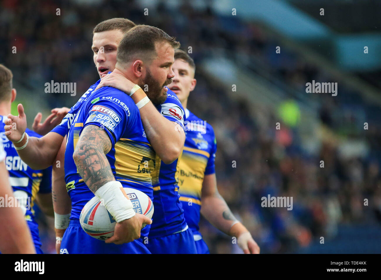 14. Juni 2019, Emerald Headingley Stadium, England; Betfred Super League, Runde 18, Leeds Rhinos vs Wigan Warriors; Adam Cuthbertson von Leeds Rhinos feiert seinen Versuchen Credit: Craig Milner/News Bilder Stockfoto