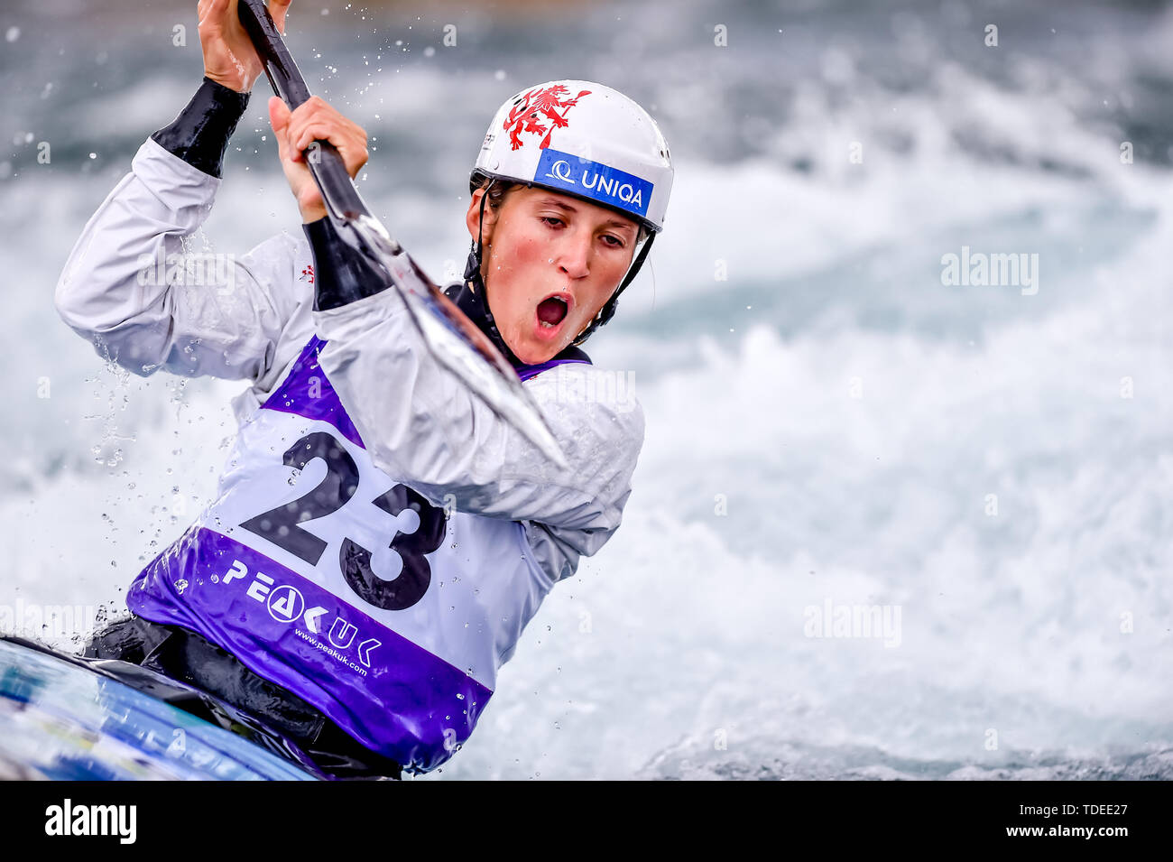 London, Großbritannien. 14 Juni, 2019. Eva říhová von der Tschechoslowakei im WC 1 Frauen Kanu am 2019 ICF CANOE SLALOM WORLD CUP bei Lee Valley White Water Centre, London, Vereinigtes Königreich, am 15. Juni 2019. Foto von Phil Hutchinson. Nur die redaktionelle Nutzung, eine Lizenz für die gewerbliche Nutzung erforderlich. Keine Verwendung in Wetten, Spiele oder einer einzelnen Verein/Liga/player Publikationen. Credit: UK Sport Pics Ltd/Alamy leben Nachrichten Stockfoto