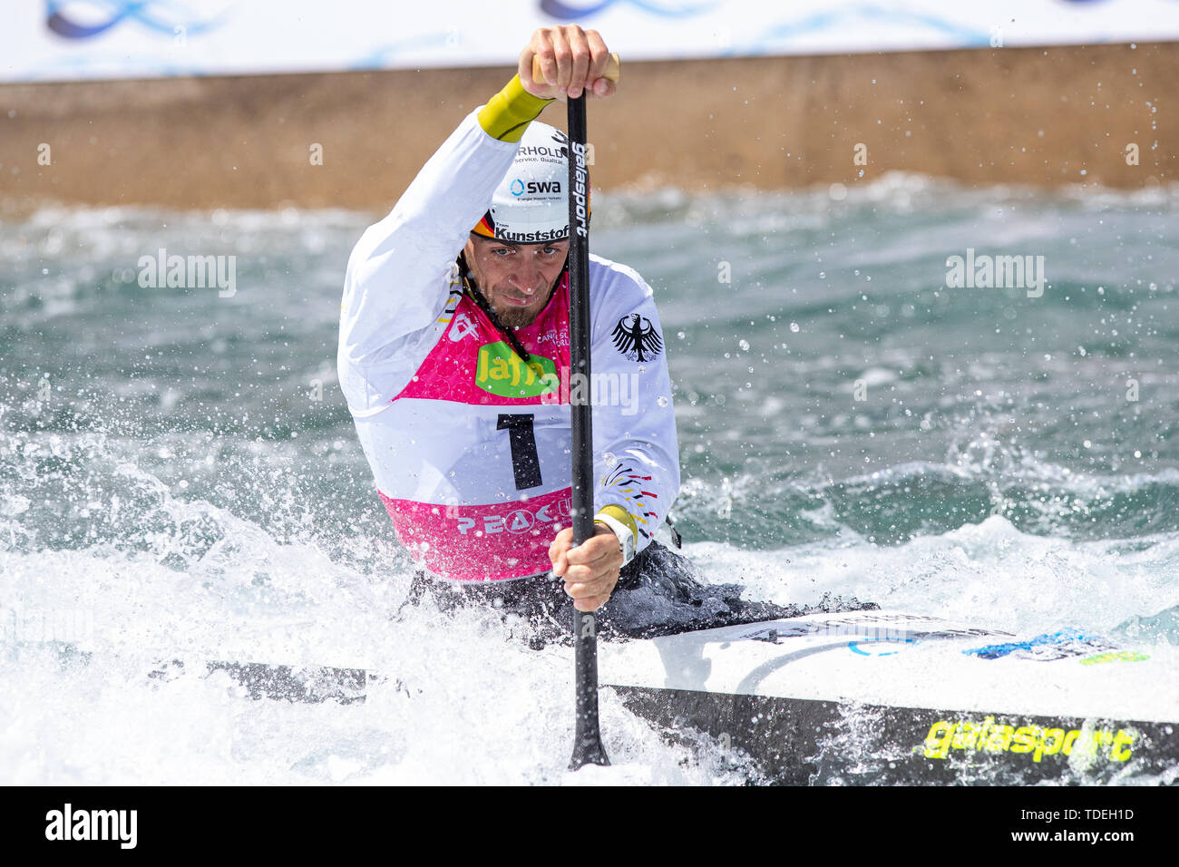 London, Großbritannien. 15 Juni, 2019. London, Großbritannien. Am Samstag, den 15. Juni 2019. Sideris Tasiadis (GER) konkurrieren in der Männer C1 Finale in Tag zwei des 2019 ICF Canoe Slalom World Cup in Valley White Water Centre, Kredit: Jason Richardson/Alamy leben Nachrichten Stockfoto