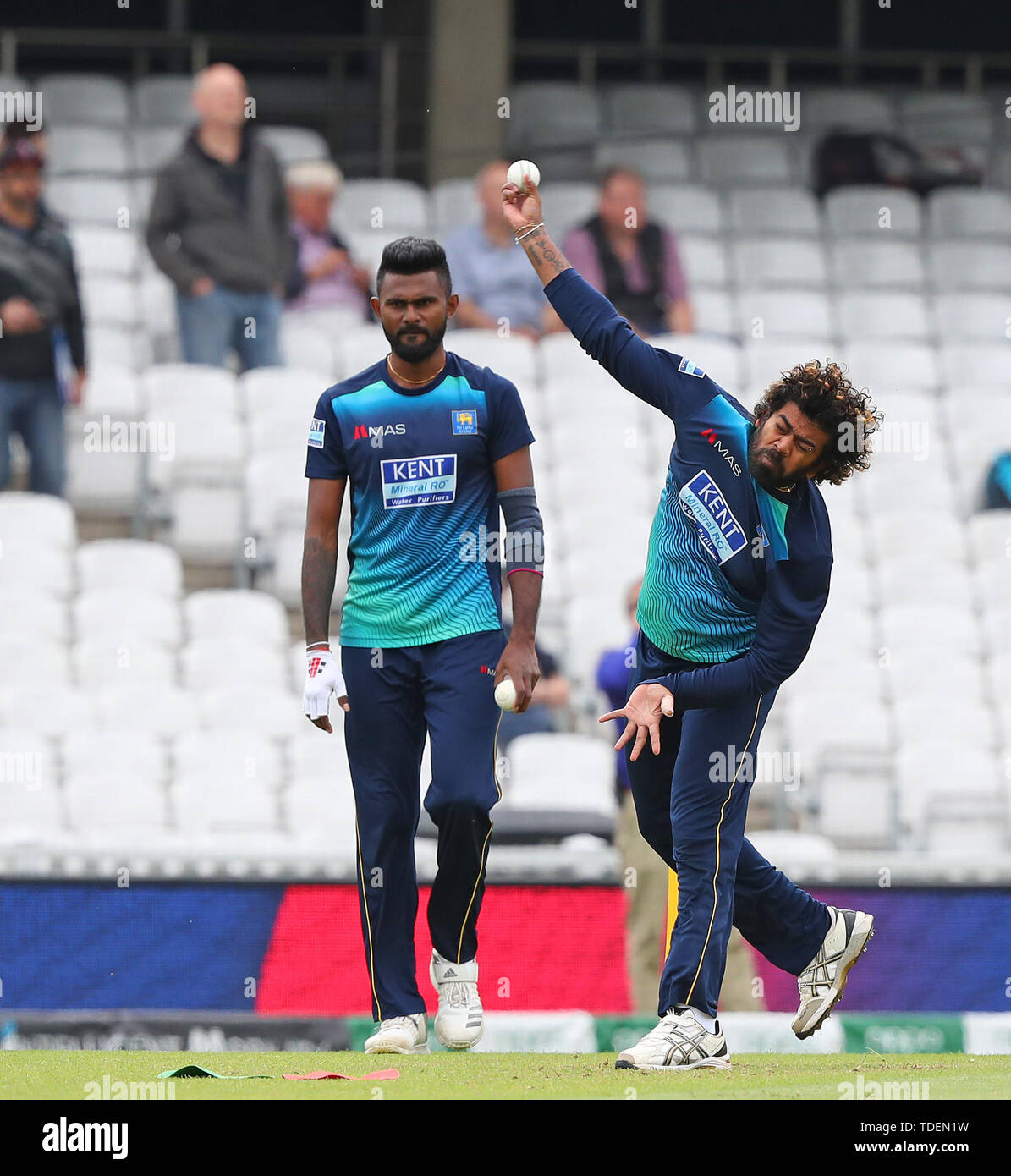 London, Großbritannien. 15 Juni, 2019. Lasith Malinga von Sri Lanka nach dem Aufwärmen vor dem Spiel während der Sri Lanka v Australien, ICC Cricket World Cup match, Am Kia Oval, London, England. Credit: Cal Sport Media/Alamy leben Nachrichten Stockfoto