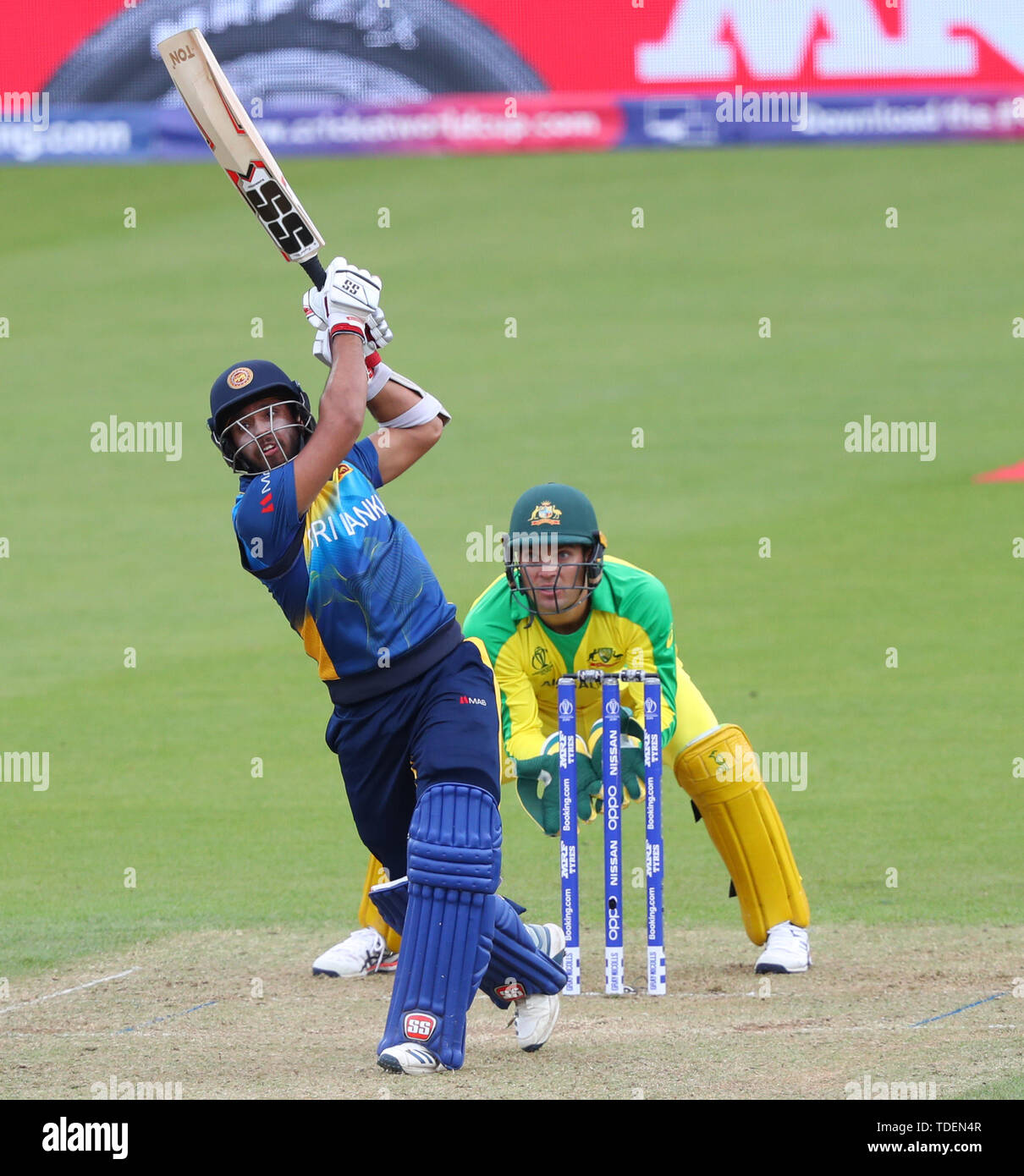 London, Großbritannien. 15 Juni, 2019. Kusal Mendis von Sri Lanka schlägt die Kugel für vier Durchläufe während der Sri Lanka v Australien, ICC Cricket World Cup match, Am Kia Oval, London, England. Credit: Cal Sport Media/Alamy leben Nachrichten Stockfoto