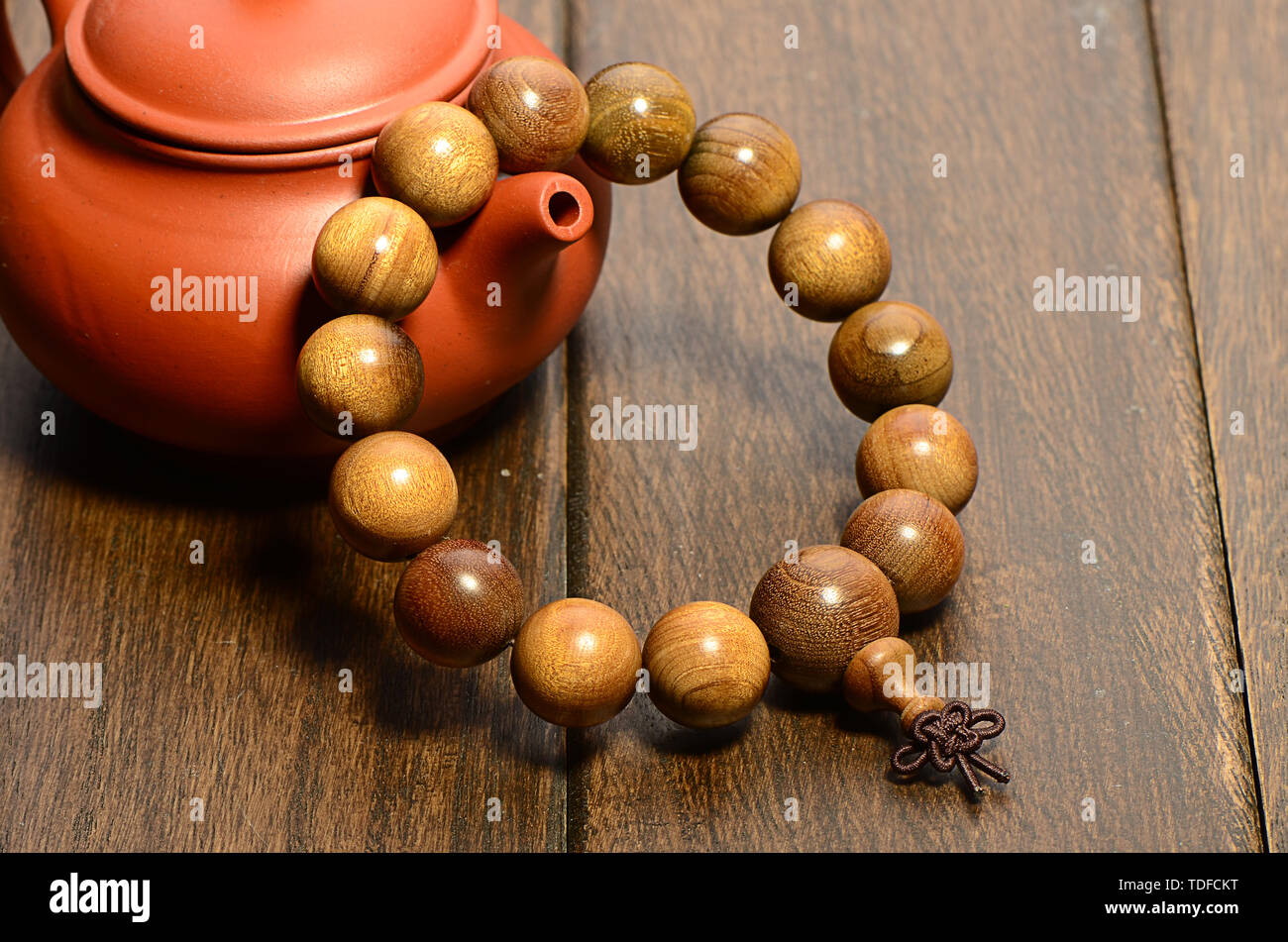 Gold Seide Namu Buddha Bead Armband Stockfoto