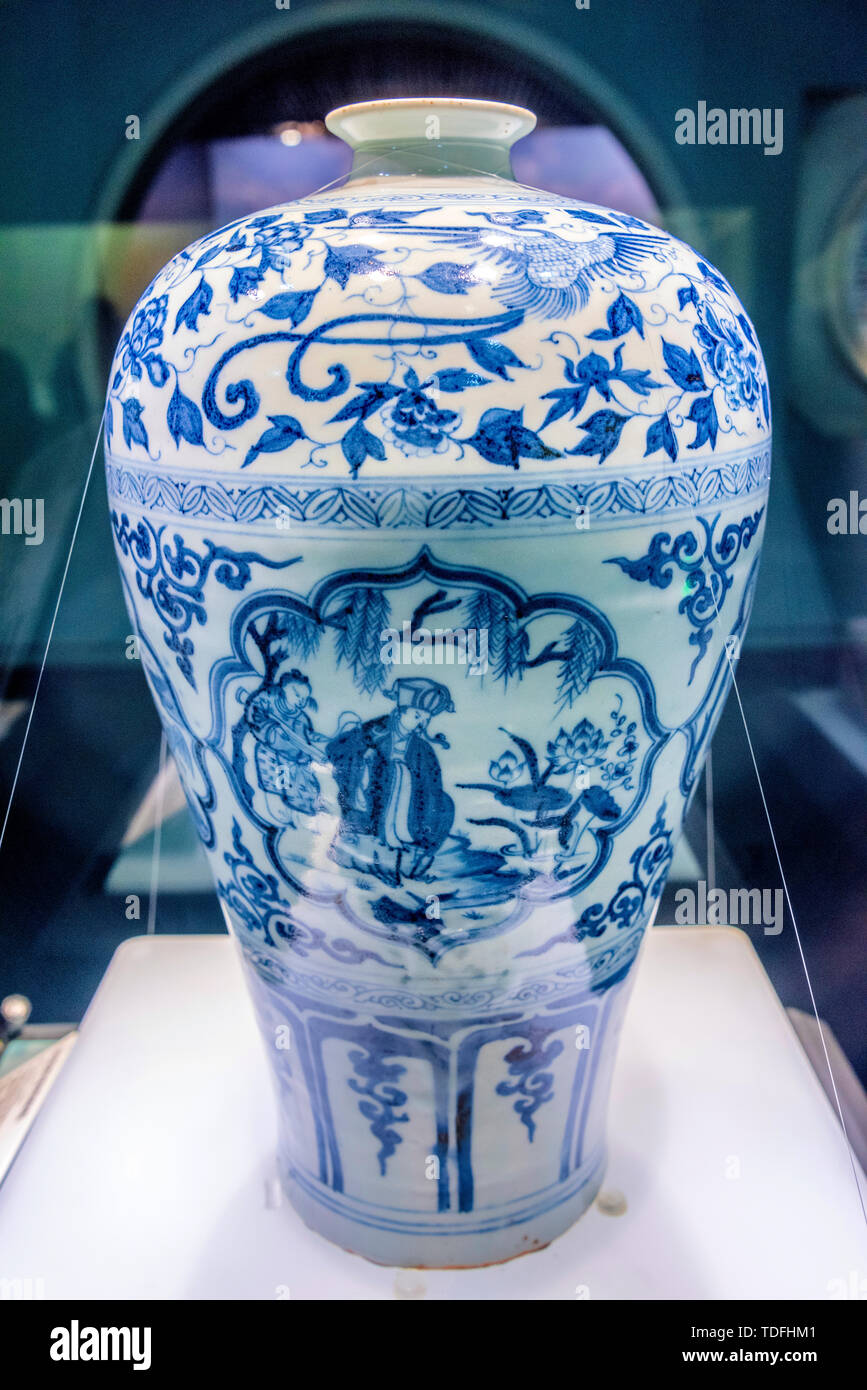 Hubei Provincial Museum Yuan Dynastie blau-weißen vier liebe Bild plum Flasche Stockfoto