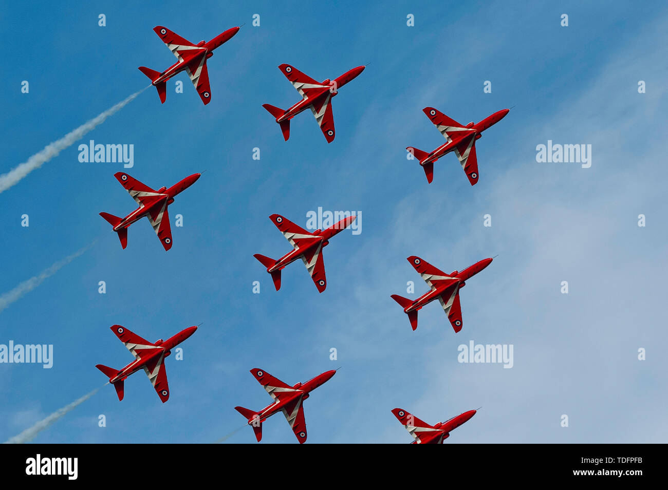 Rote Pfeile fliegen während Marine Tag am Fluss Dart in Dartmouth, Devon, Großbritannien, am 31. August 2007. Stockfoto