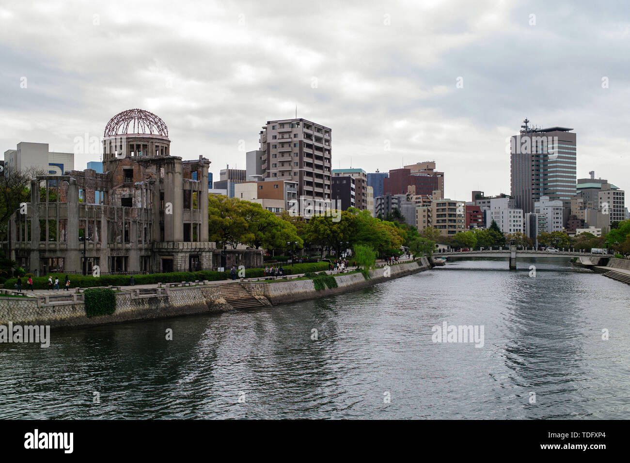 Das Friedensdenkmal von Hiroshima, ursprünglich die präfekturale Industrielle Förderhalle von Hiroshima und heute allgemein als Genbaku Dome bezeichnet, Stockfoto