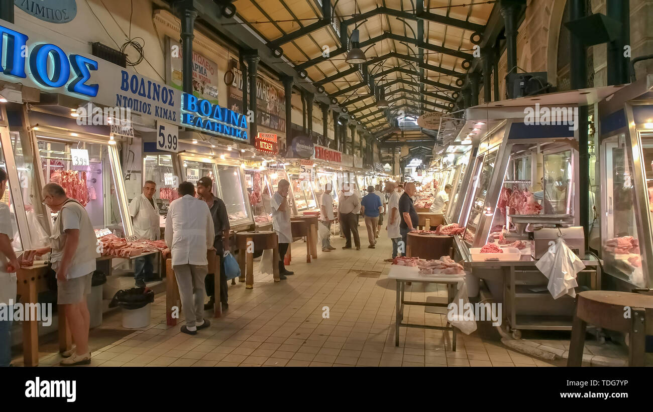 Athen, Griechenland - September, 16, 2016: weite Aussicht von Ständen Metzgerei in Athen zentralen Markt in Griechenland Stockfoto