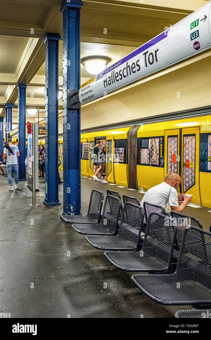 U bahn u6 Fotos und Bildmaterial in hoher Auflösung Alamy