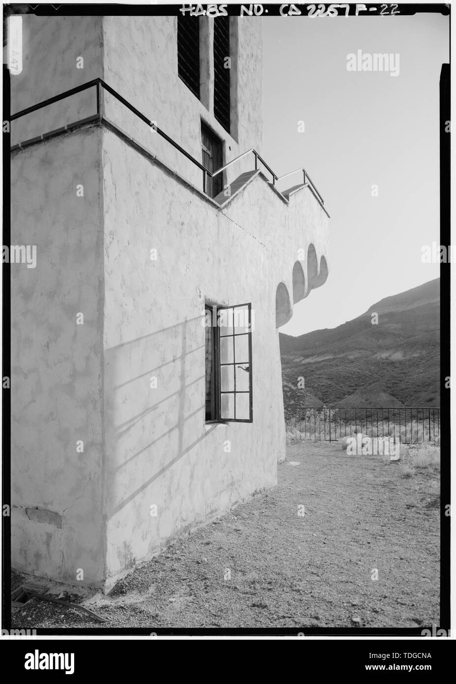 Nordseite, SCHRÄGANSICHT - Death Valley Ranch, Chimes Tower, Death Valley Junction, Inyo County, CA Stockfoto