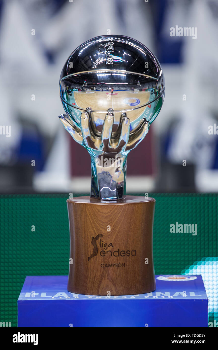 Madrid, Spanien. 15 Juni, 2019. Liga Endesa ACB champion Trophy beim Sieg über Real Madrid FC Barcelona Lassa (87-67) in Liga Endesa finale Endspiel Serie (Spiel 1) feierte in Madrid (Spanien) an Wizink Center. 16. Juni 2019. Credit: Juan Carlos García Mate/Pacific Press/Alamy leben Nachrichten Stockfoto