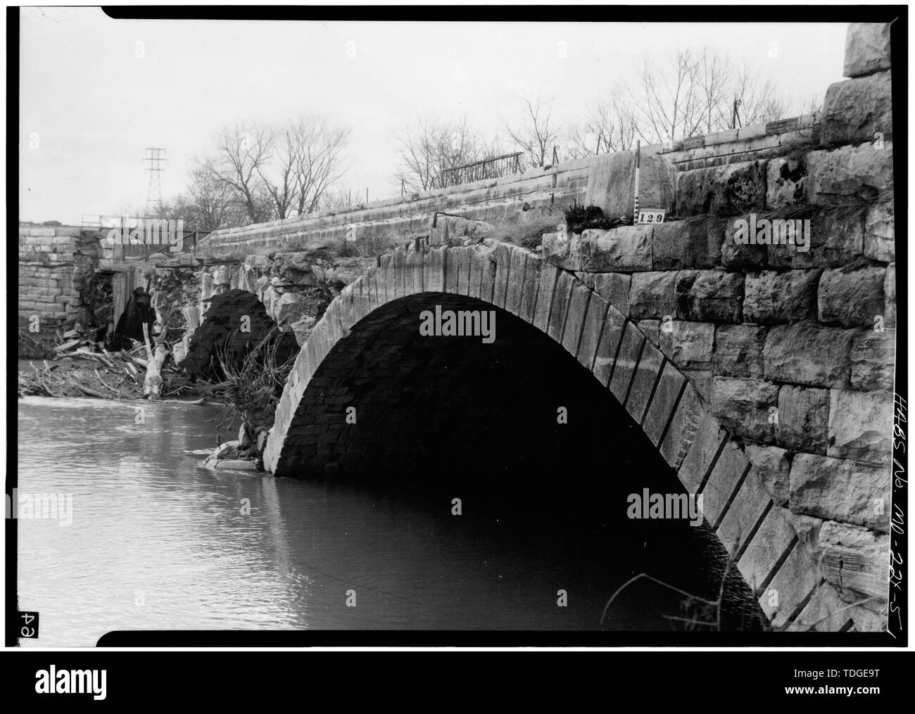 Nordosten ELEVATION, BLICKRICHTUNG SÜDWESTEN - Chesapeake und Ohio Canal, Conococheague Creek Aquädukt, 99,8 Meilen über Tidewater, Laibach, Washington County, MD; Boucher, Jack E, Fotograf; Keune, R V, delineator Stockfoto