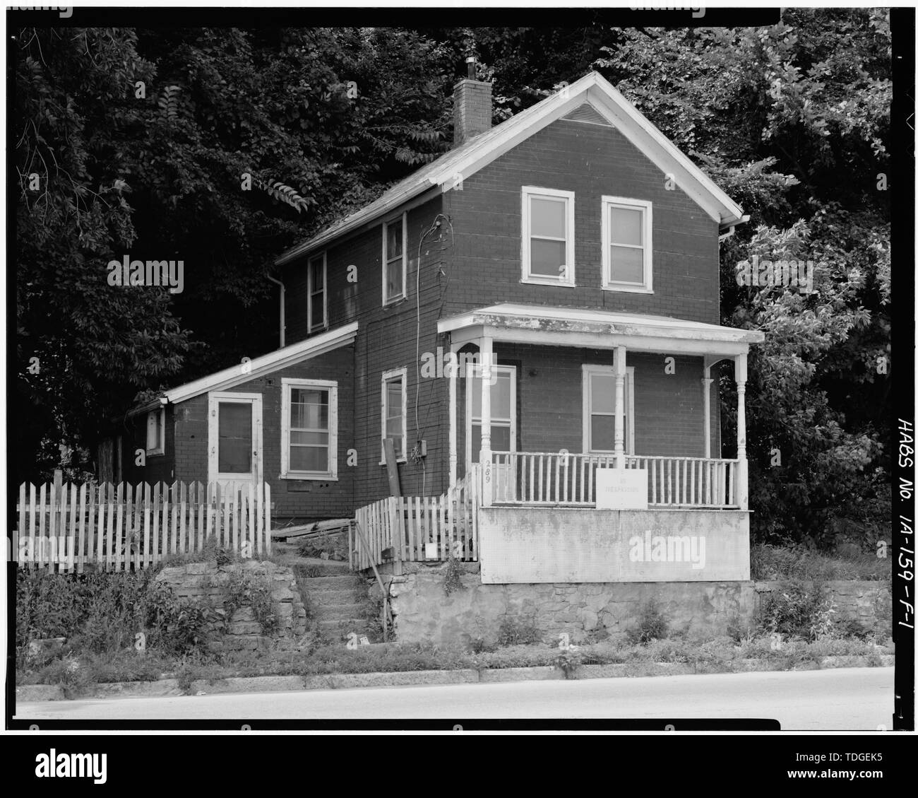 Im Nordosten und Südosten. Blick nach Westen. - Arbeitervereins Häuser, Patrick Kennedy House, 289 South Locust Street, Dubuque, Dubuque County, IA Stockfoto