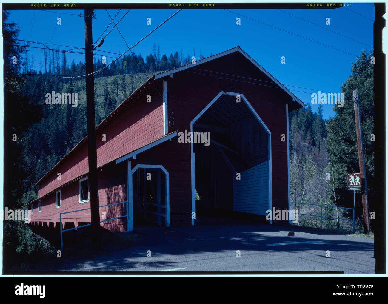Nordwestlich von 320 GRAD - Büro Brücke, Spanning North Fork der mittleren Gabel Willamette River, Alte Mühle Straße (ehemalige Protokollierung Straße), Westfir, Lane County, ODER Stockfoto