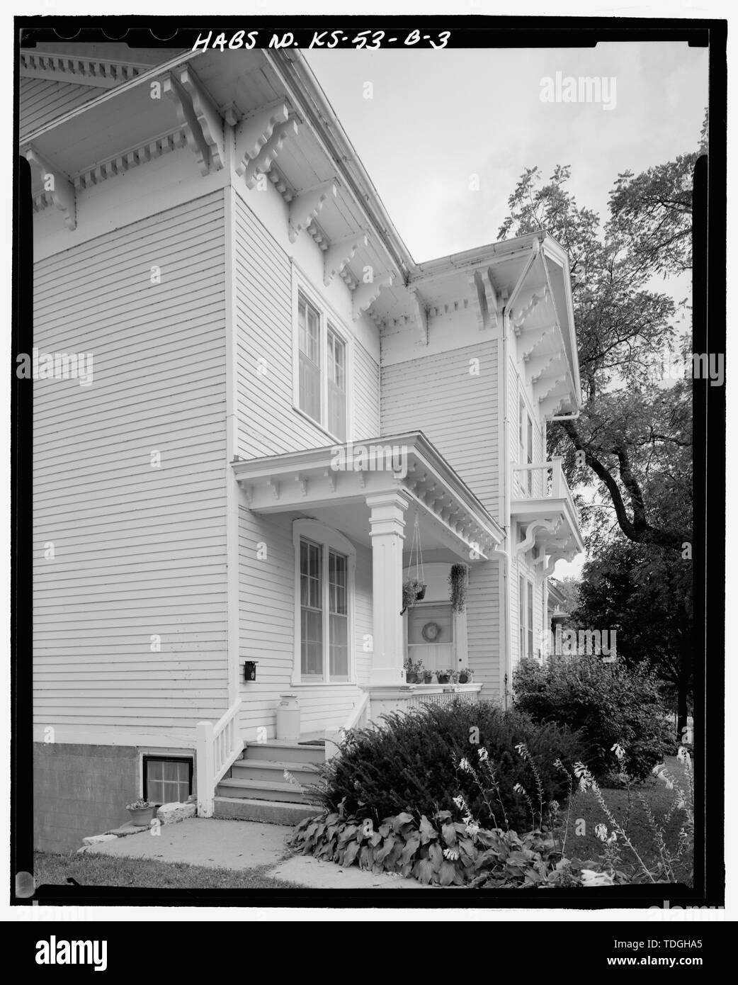 NORTHWEST Veranda, auf der Suche nach Südosten Fort Leavenworth, Gebäude Nr. 21, 4-6 Sumner, Leavenworth, Leavenworth County, KS; Carr, E T; Hunt, Judith E, Feld team; Glas, James A, Projektleiter; Whye, Mike, Fotograf; Struble, Kristie, Historiker Stockfoto