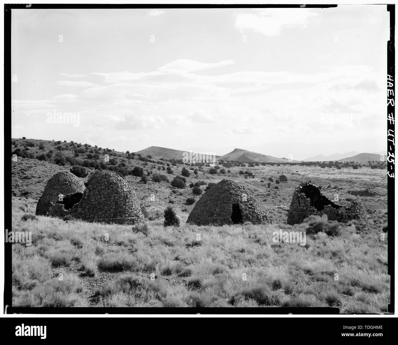 Nordwestseite VON BRENNÖFEN-1-5 (RECHTS NACH LINKS) - Frisco Kohle Kilns, State Route 21 (Frisco), Milford, Beaver County, UT Stockfoto