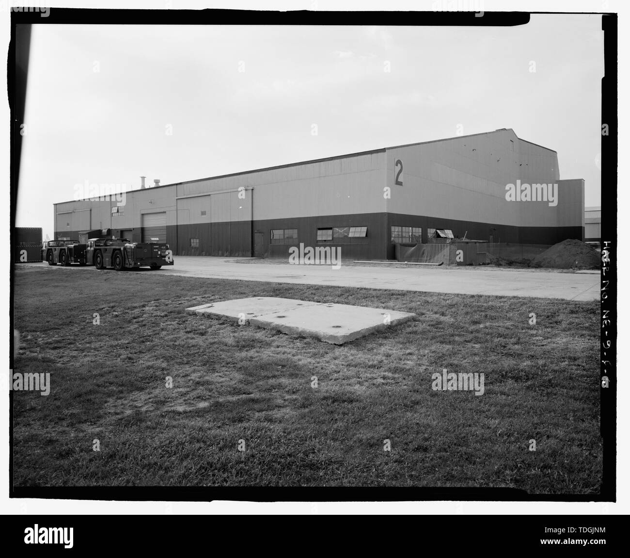 Hinten im Nordosten und Nordwesten Ende, dock Nr. 492. Blick nach Süden. - Offutt Air Force Base, Looking Glass Airborne Command Post, Nase Docks, die auf beiden Seiten des Hangar Zugang Vorfeld-check am nordwestlichen Ende des Projekt Looking Glass Historic District, Bellevue, Sarpy County, NE Stockfoto