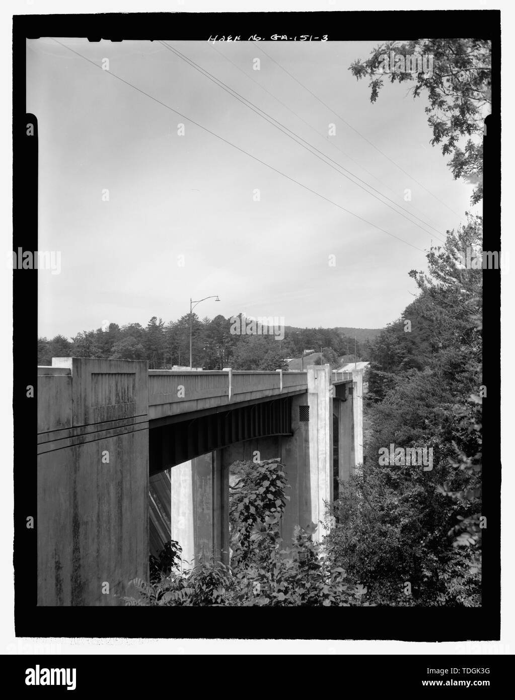 Northwest elevation - Tallulah Falls Bridge, Spanning Tallulah Falls River auf US-Highway 23 - State Route 15, Tallulah fällt, Habersham County, GA Stockfoto