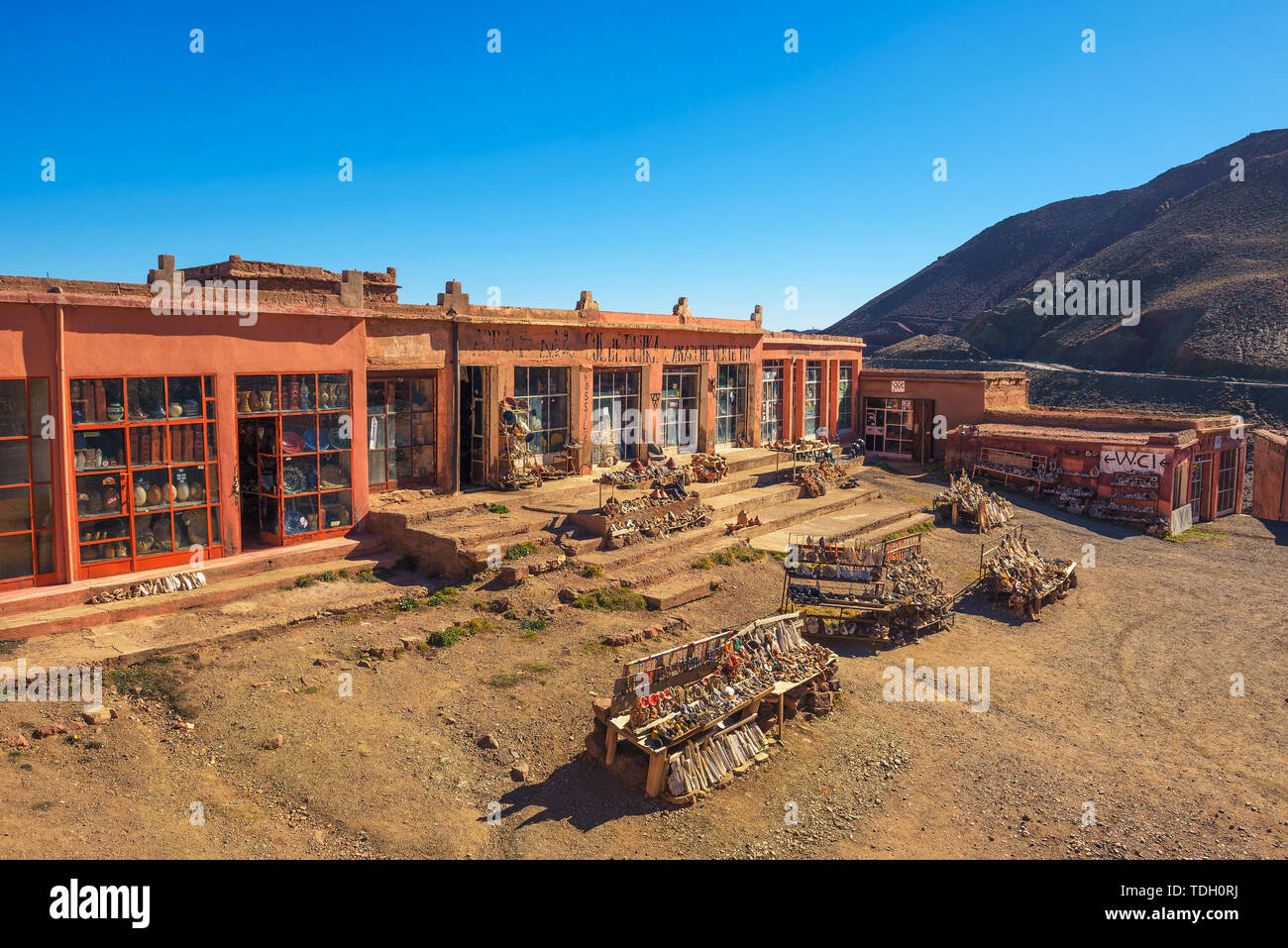 Am Straßenrand Souvenirläden in Atlas, Marokko Stockfoto