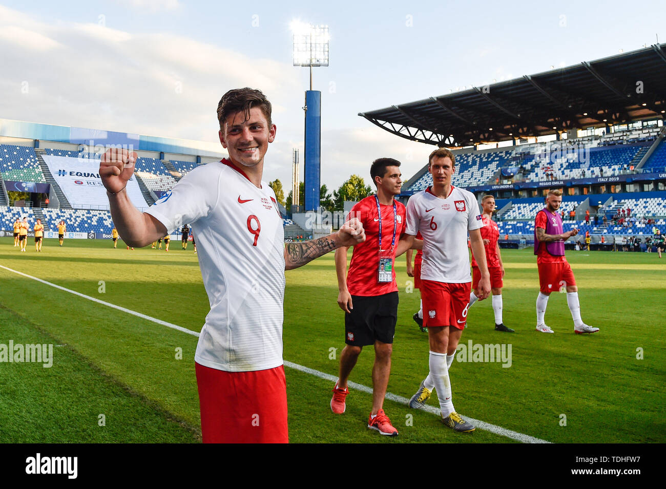 Reggio Emila, Italien. 16 Juni, 2019. Dawid Kownacki von Polen feiert den Sieg am Ende der UEFA U-21 Europameisterschaft Match zwischen Polen U-21 v Belgien U-21 an Stadio Cittˆ del Tricolore, Reggio Emila, Italien am 16. Juni 2019. Foto von Giuseppe Maffia. Credit: UK Sport Pics Ltd/Alamy leben Nachrichten Stockfoto