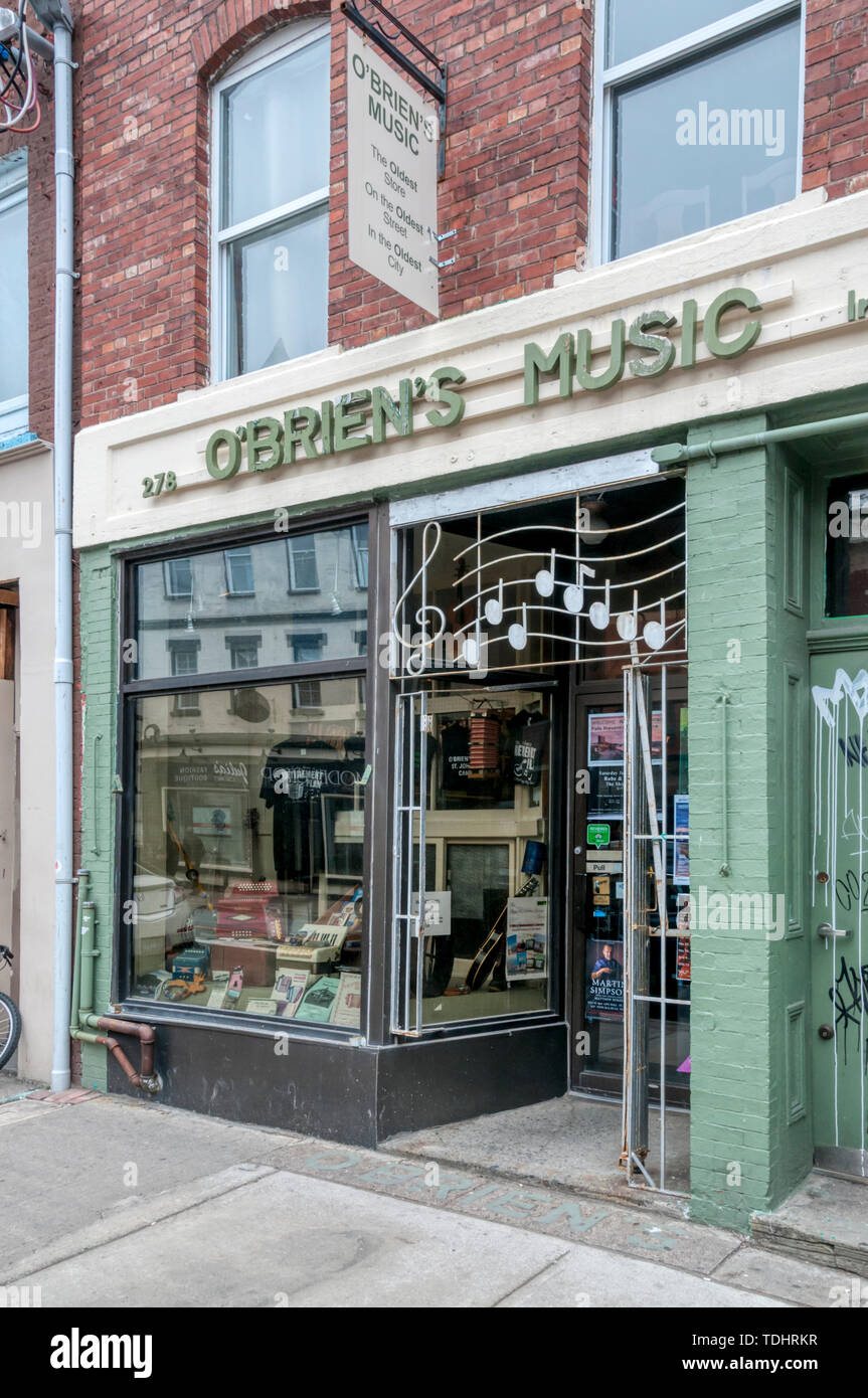 O'Briens music shop in der Water Street in St. John's, Neufundland, beschreibt sich selbst als die älteste Store in der ältesten Straße in die älteste Stadt. Stockfoto