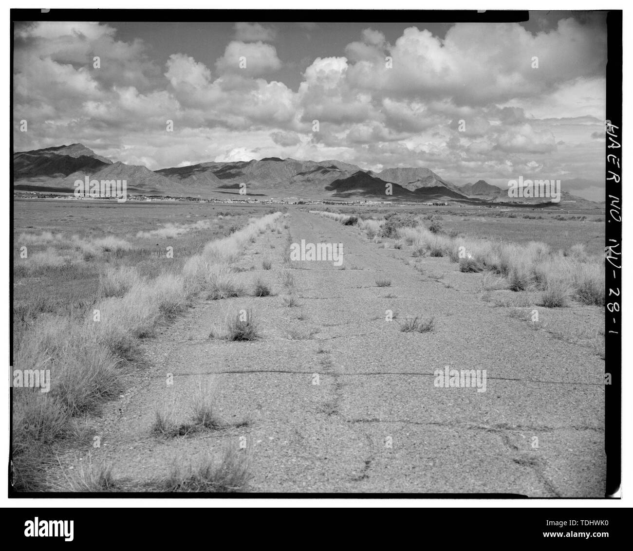 Überblick über die AUTOBAHN UND DIE EINSTELLUNG ZU NORDEN eine Meile in die Studie - Lincoln Highway, 3 Meile südlich von Business Segment I-80 und ALT 93 Kreuzung, West Wendover, Elko County, NV Stockfoto