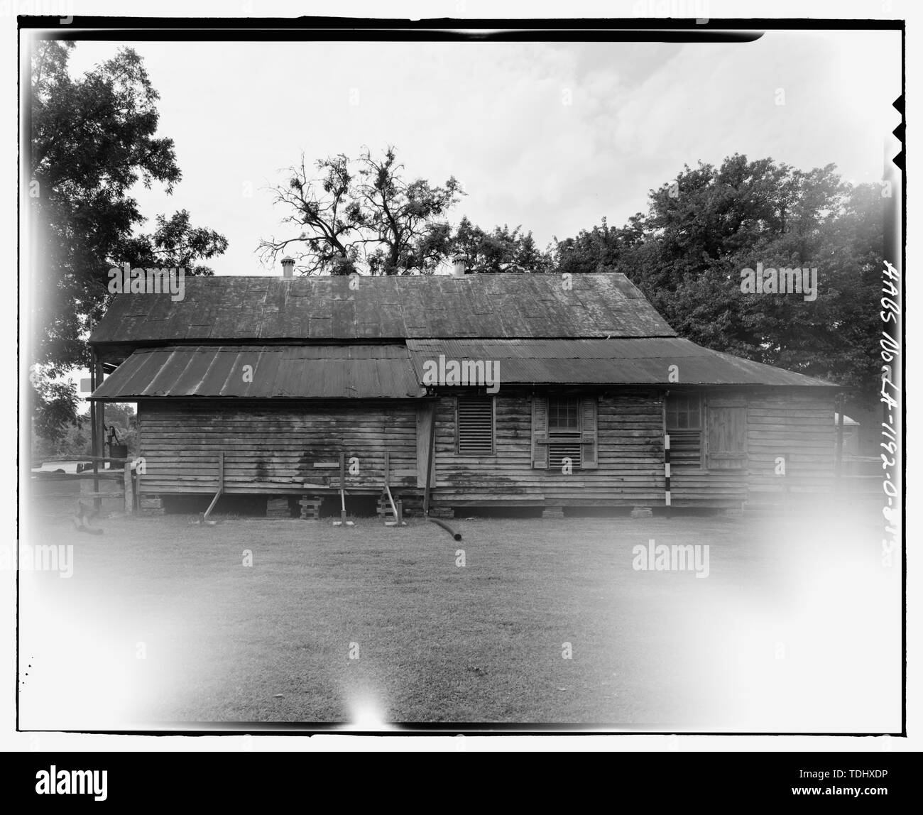 - Oakland Plantage, Plantation Store und Post, Route 494, Bermuda, Natchitoches Parish, LA; Oakland Plantage - auf Cane River Lake und Route 494, in der Nähe von Bermuda Natchitoches, in Natchitoches Parish, Louisiana. Innerhalb der NPS-Cane River National Heritage Area. Bild: HABS-historischen amerikanischen Gebäuden Umfrage von Louisiana. Cane River National Heritage Area Kommission, Sponsor; Morgan, Nancy I, M, Sponsor; Preis, Virginia Barrett, Sender; Tulane University, Fakultät für Architektur, Sponsor; Cizek, Eugene D, Fakultät Sponsor; Calloway, Deborah, Sender; Boucher, Jack E, Photogra Stockfoto