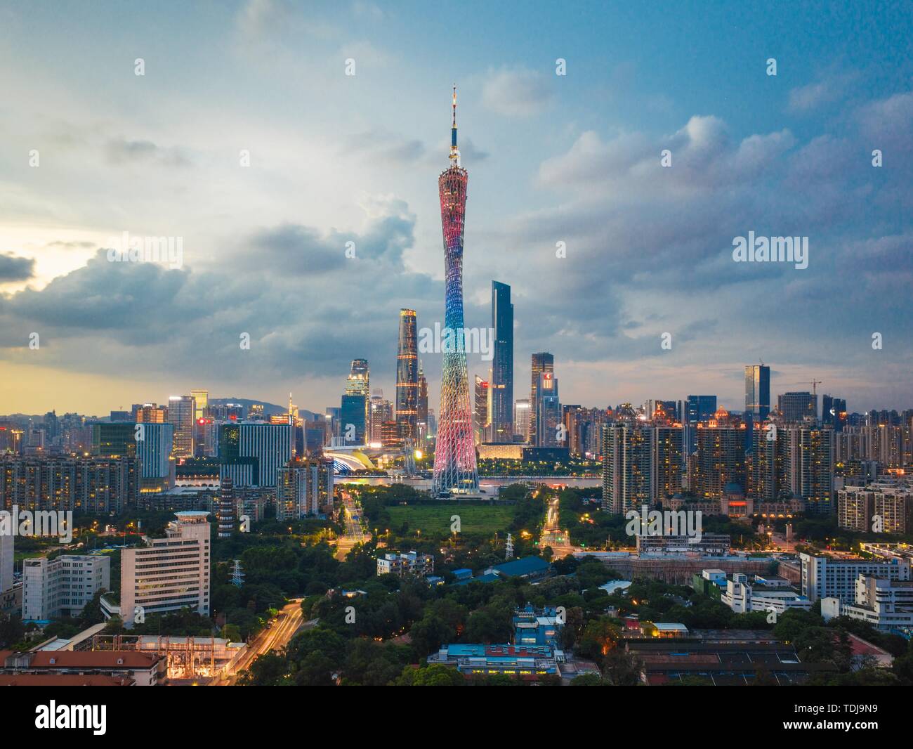 Bunte Guangzhou Turm Stockfoto