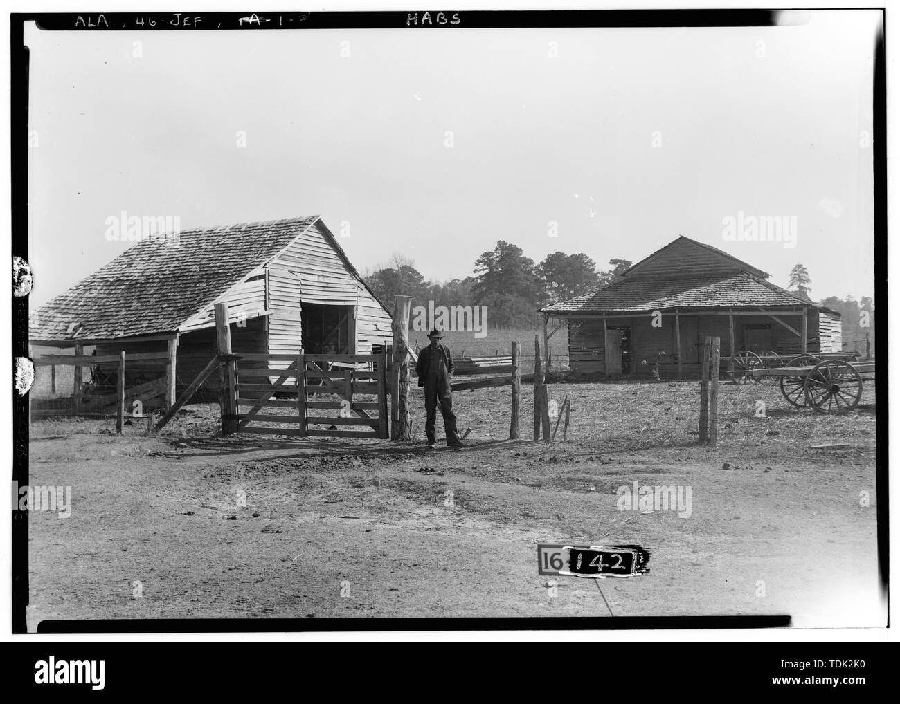 Historischer amerikanischer Gebäude Umfrage Alex Bush, Fotograf, Januar 12, 1935, alte Scheunen - W. G. Allen House, State Highway 28, Jefferson, Marengo County, AL Stockfoto