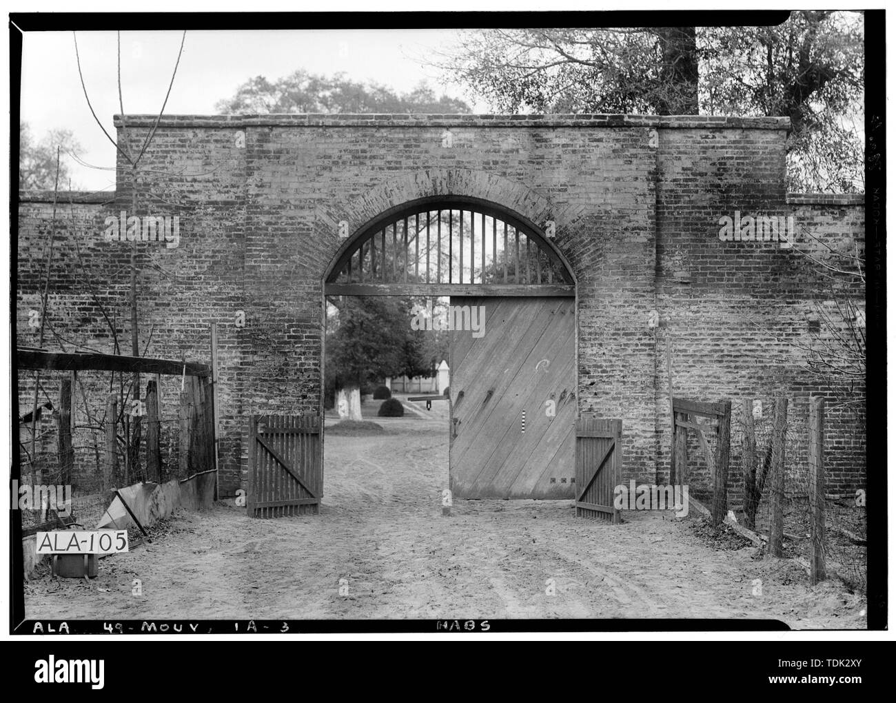Historischer amerikanischer Gebäude Umfrage E. W. Russell, Fotograf, März 19, 1935, ALTE EINGANGSTOR IN SOUTH WALL-Mount Vernon Arsenal, Tore, Old Saint Stephens Road (County Road 96), Mount Vernon, Mobile County, AL Stockfoto