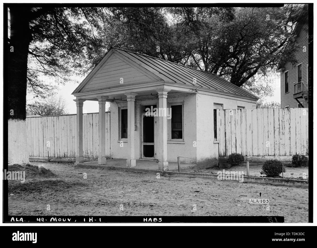 Historischer amerikanischer Gebäude Umfrage E. W. Russell, Fotograf, April 2, 1935, VIERTEL DER ALTE OFFIZIER, VORDERSEITE - Mount Vernon Arsenal, Labor und Büro, Old Saint Stephens Road (County Road 96), Mount Vernon, Mobile County, AL Stockfoto