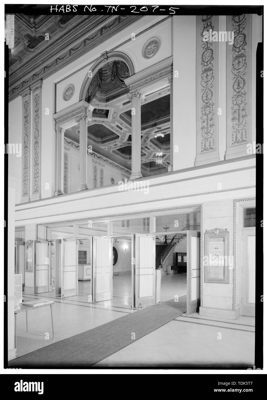 Äußeren EINGANG ZUR LOBBY INNERE LOBBY - Tivoli Theater, Breite Straße 709-713, Chattanooga, Hamilton County, TN Stockfoto
