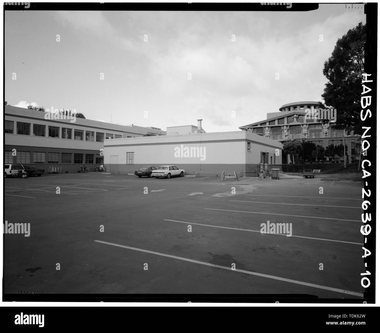 Über alle äußeren SEITE, nach Südwesten - Walt Disney Studios, Labor, Ecke von Buena Vista Street und Alameda Avenue, Burbank, Los Angeles County, CA Stockfoto