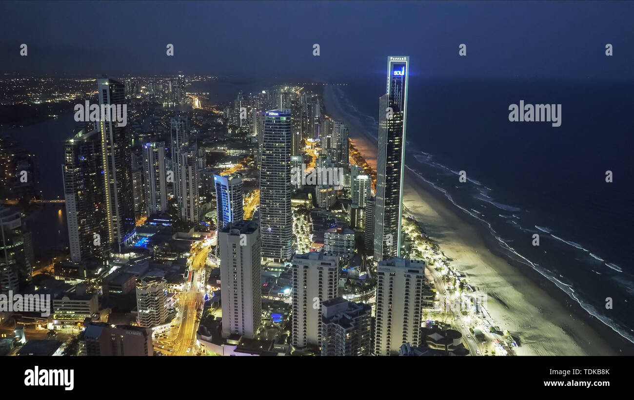 SURFERS PARADISE, AUSTRALIEN - Dezember 4, 2016: Blick auf die nördlich von Surfers Paradise aus der Q1-Gebäude in Queensland, Australien Stockfoto