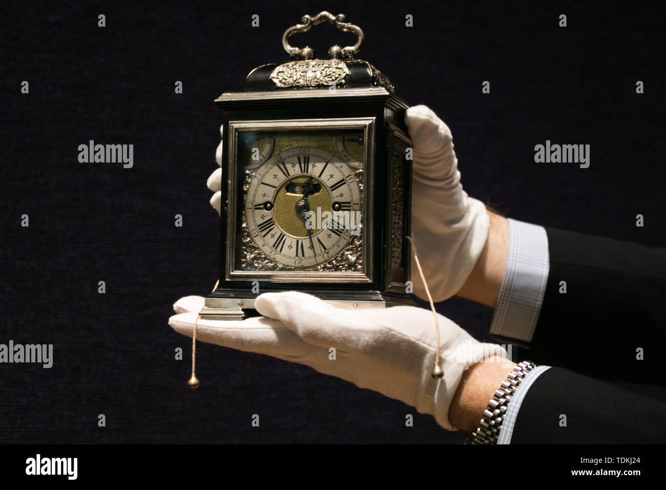 Bonhams London. 17. Juni 2019. Der König William & Queen Mary Royal Tompion Tischuhr von uhrmachermeister Thomas Tompion für Queen Mary II im Jahre 1693, eine der wertvollsten Uhren an der Auktion zu erscheinen wird erwartet mehr als £ 2.000.000 zu holen. Bonhams fotoauftrag der wertvollsten Uhren der Welt von Clive Sammlung an der Auktion Credit zu erscheinen: Amer ghazzal/Alamy leben Nachrichten Stockfoto