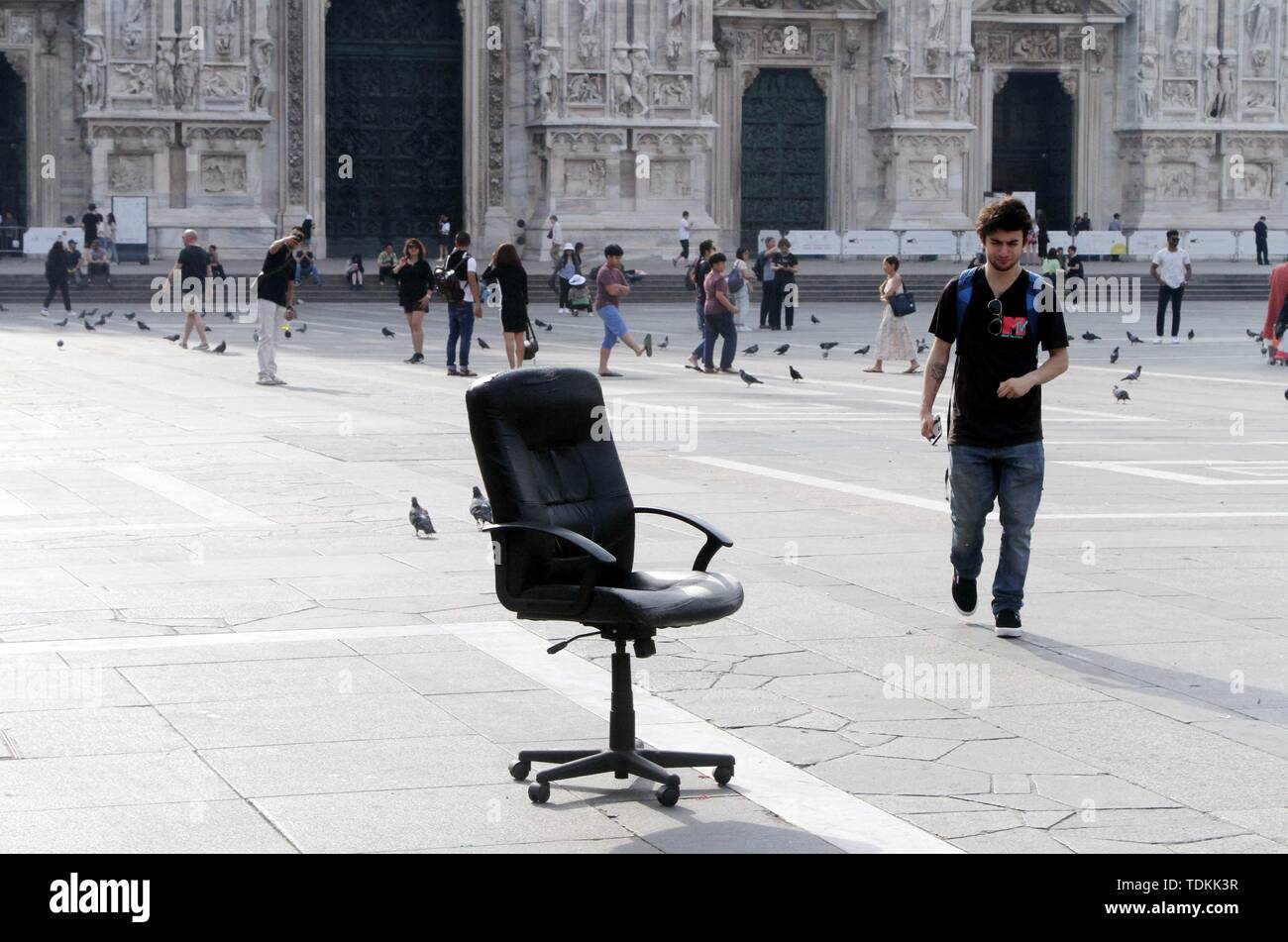 Mailand Die Geheimnisvollen Stuhl In Der Piazza Duomo Ein