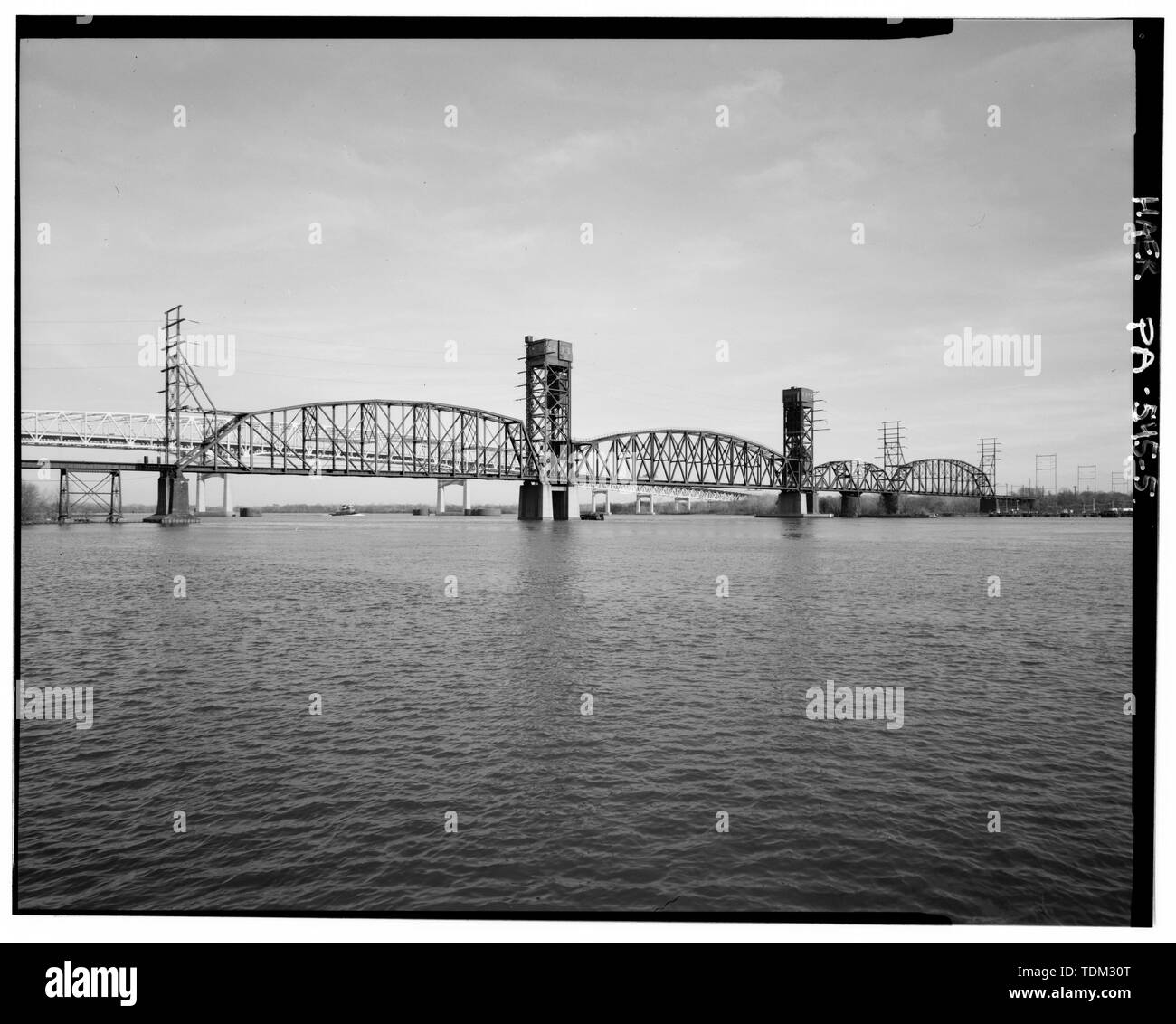 Übersicht, von SW. - Pennsylvania und New Jersey Railroad, Delaware River Bridge, Spanning Delaware River, südlich von Betsy Ross Brücke (State Route 90), Philadelphia, Philadelphia County, PA; Brown, William H; Pratt, William A; Hardesty und Hannover; A. und S. Roberts; Pencoyd Iron Works; U.S. Steel Corporation; Charles A. Sims und Unternehmen; Drake und Stratton Firma; s. McManus Firma; John F. Casey Firma; Pennsylvania und New Jersey Railroad; Pennsylvania Railroad; konsolidierte Rail Corporation (CONRAIL); Norfolk Southern Railroad; CSX Transport; DeLony, Eric N, Projektleiter; Pennsy Stockfoto