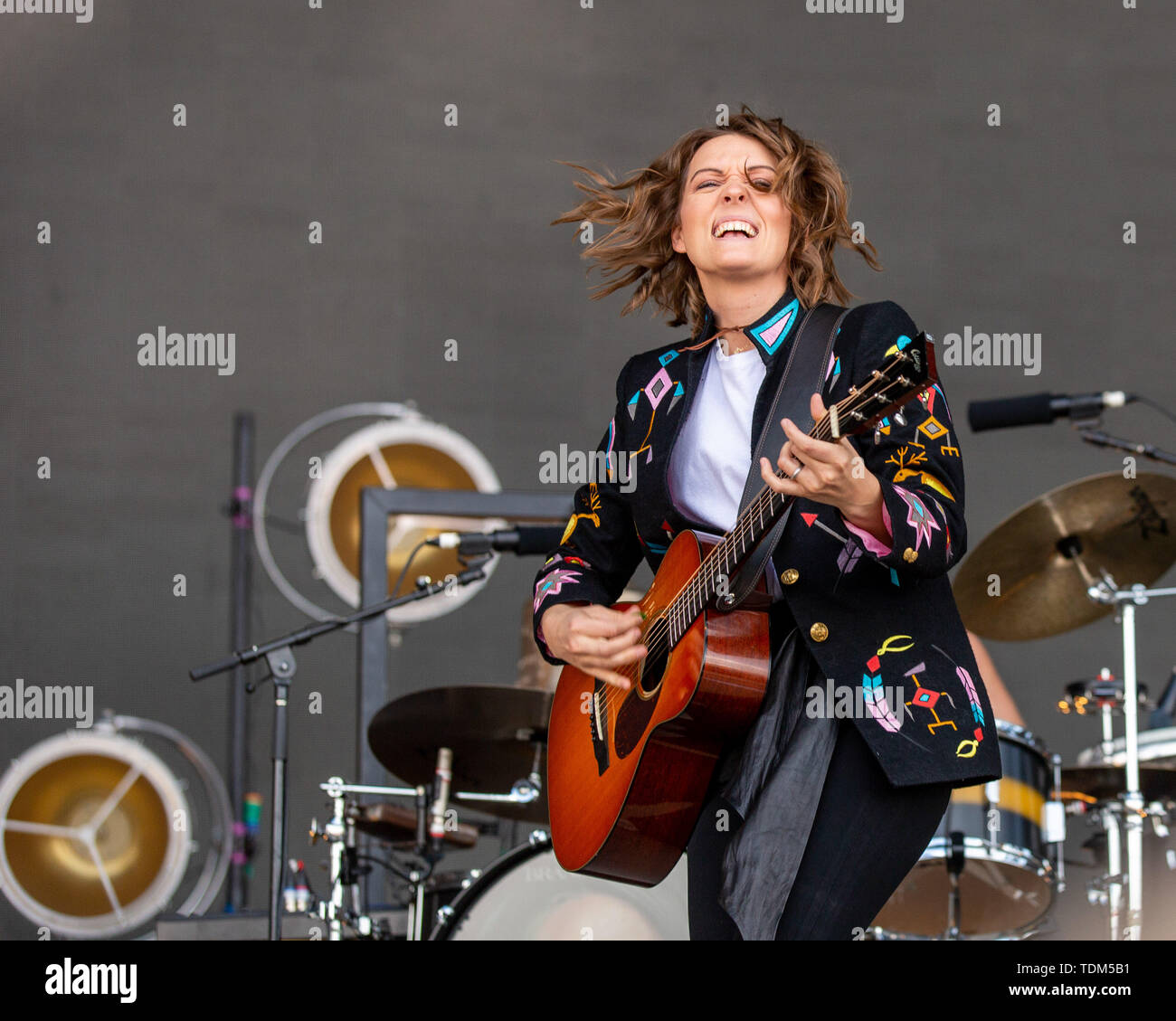 Juni 16, 2019 - Manchester, Tennessee, USA - BRANDI CARLILE während der bonnaroo Music+ Arts Festival in Manchester, Tennessee (Credit Bild: © Daniel DeSlover/ZUMA Draht) Stockfoto