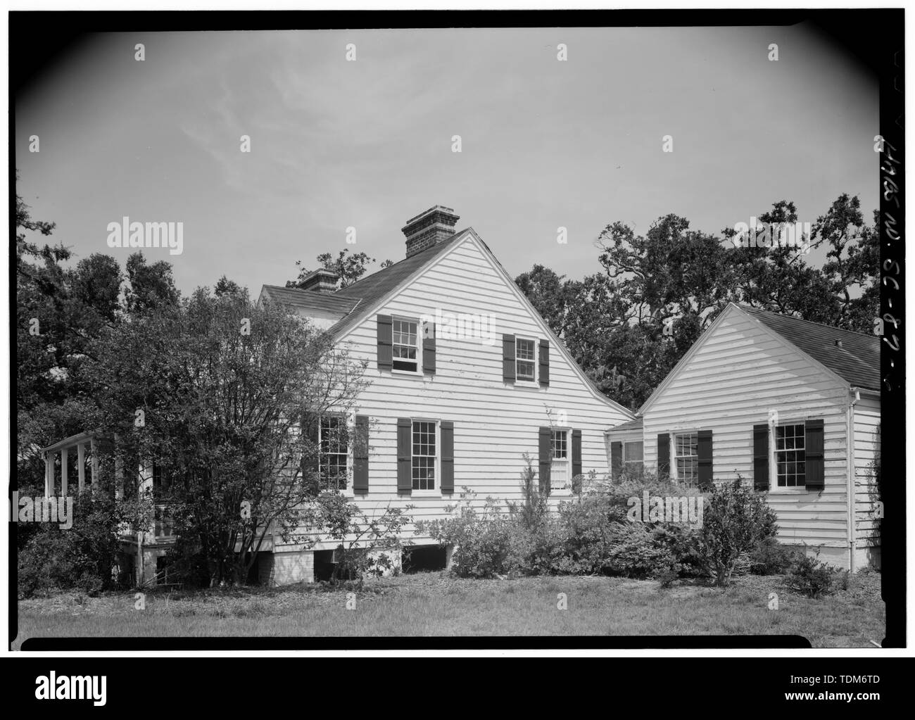 Blick von Osten von HAUPTBLOCK und den südlichen Flügel, nach Nordwesten - Snee Farm, 1240 Lange Point Road, Mount Pleasant, Charleston County, SC; Gesetz, Nathaniel Stockfoto