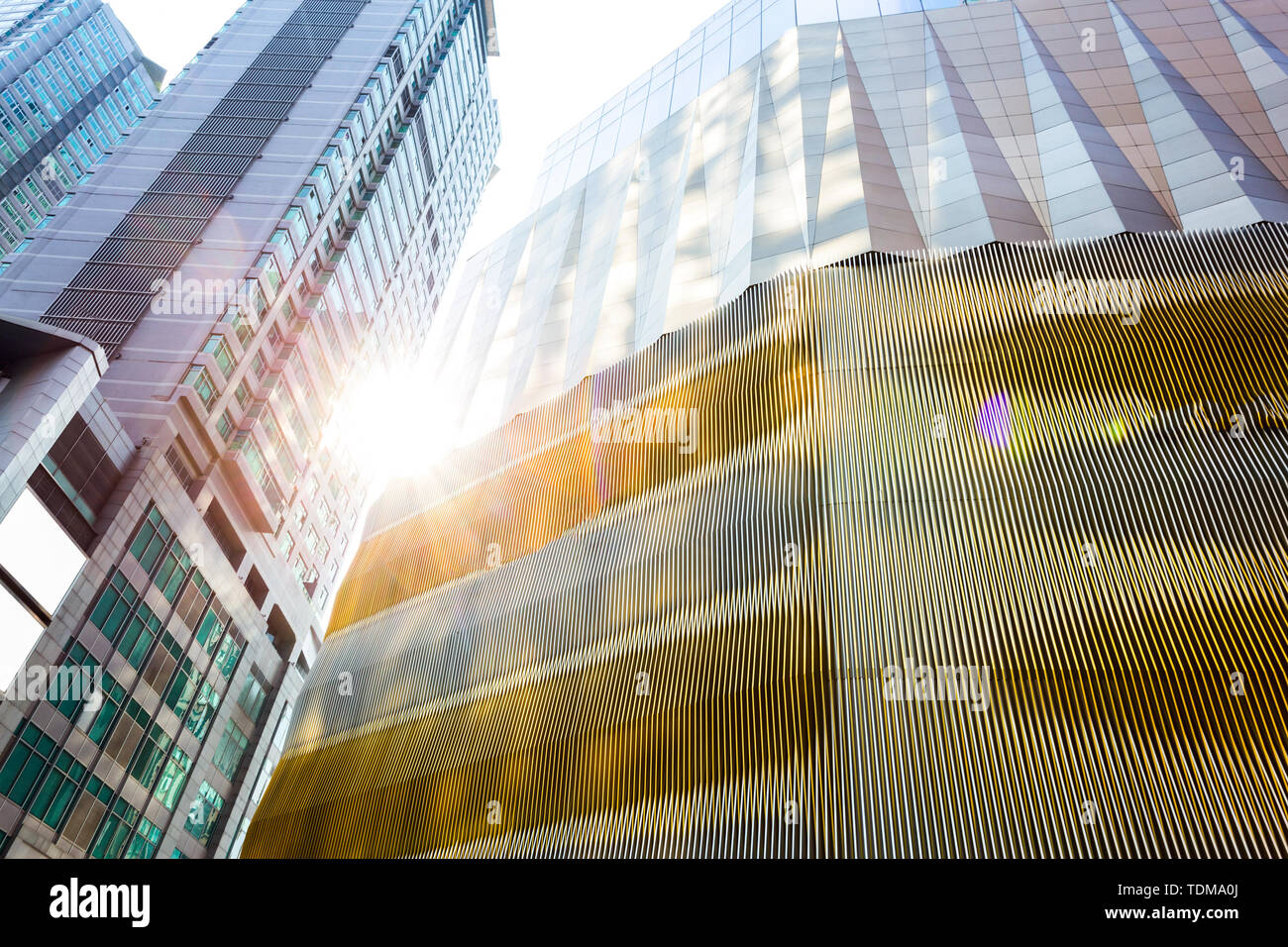 Niedrigen Winkel Ansicht der Wolkenkratzer Stockfoto