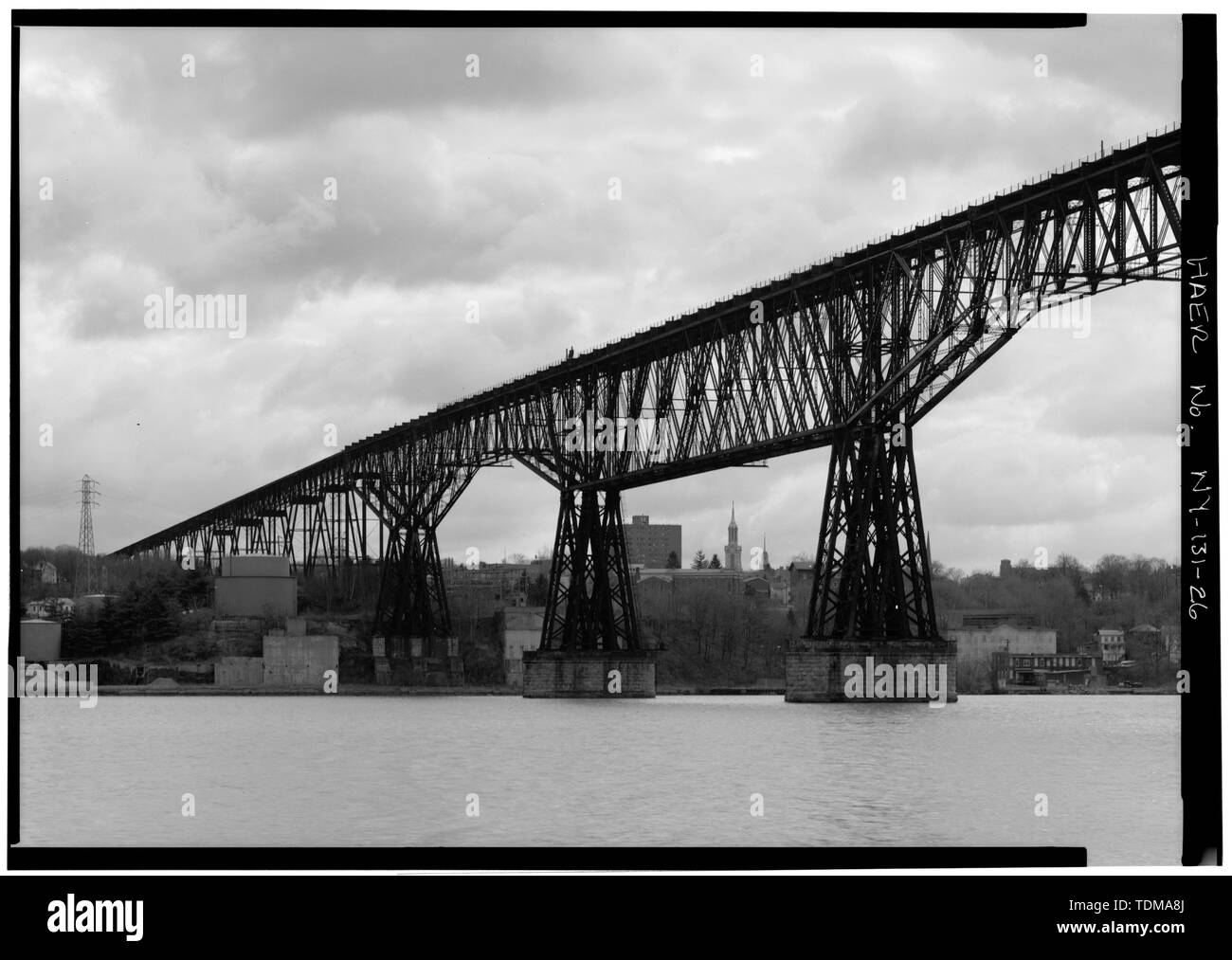 Teilweise mit Blick auf die Nordseite der Brücke, von der West Bank - Poughkeepsie Brücke, Spanning Hudson River, Poughkeepsie, Dutchess County, NY Stockfoto