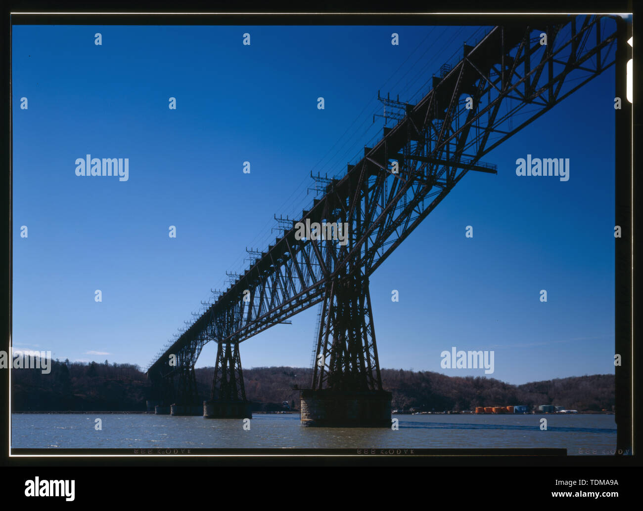 Teilweise mit Blick auf die Südseite der Brücke aus gesehen östliche Ufer - Poughkeepsie Brücke, Spanning Hudson River, Poughkeepsie, Dutchess County, NY Stockfoto