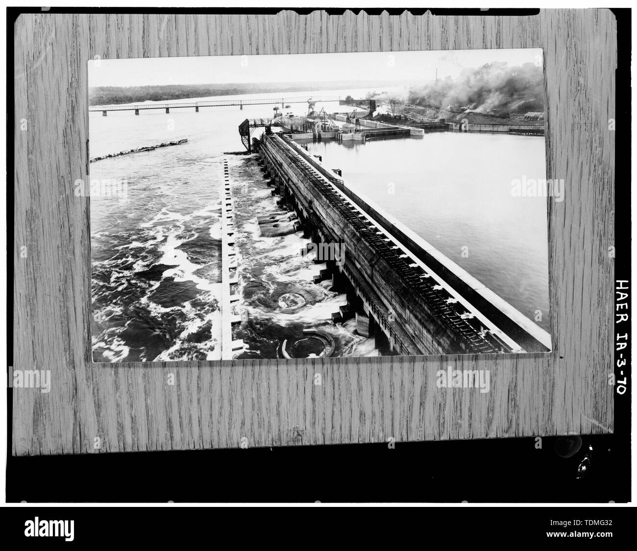 Fotokopie des Foto (ORIGINAL IM BESITZ DES STAATLICHEN historischen Gesellschaft von Iowa) ANSCHUTZ, Fotograf, C 1913 ORIGINAL (1869-71) KEOKUK UND HAMILON BRIDGE, VON N-Keokuk und Hamilton Bridge, Spanning Mississippi River, Keokuk, Lee County, IA Stockfoto