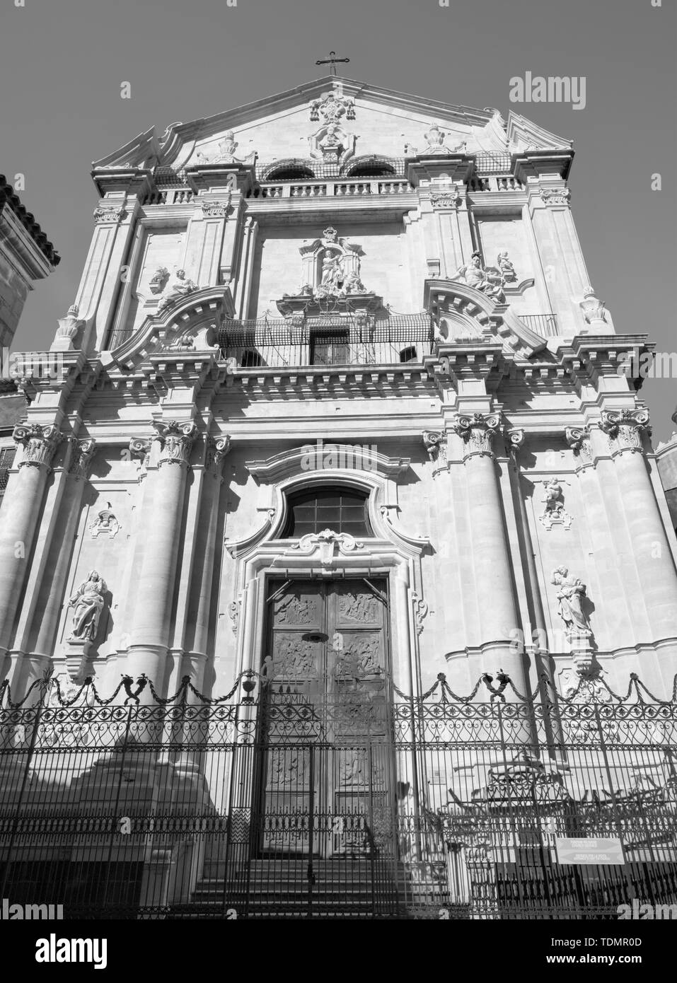 Catania - Das barocke Portal der Kirche Chiesa di San Benedetto. Stockfoto