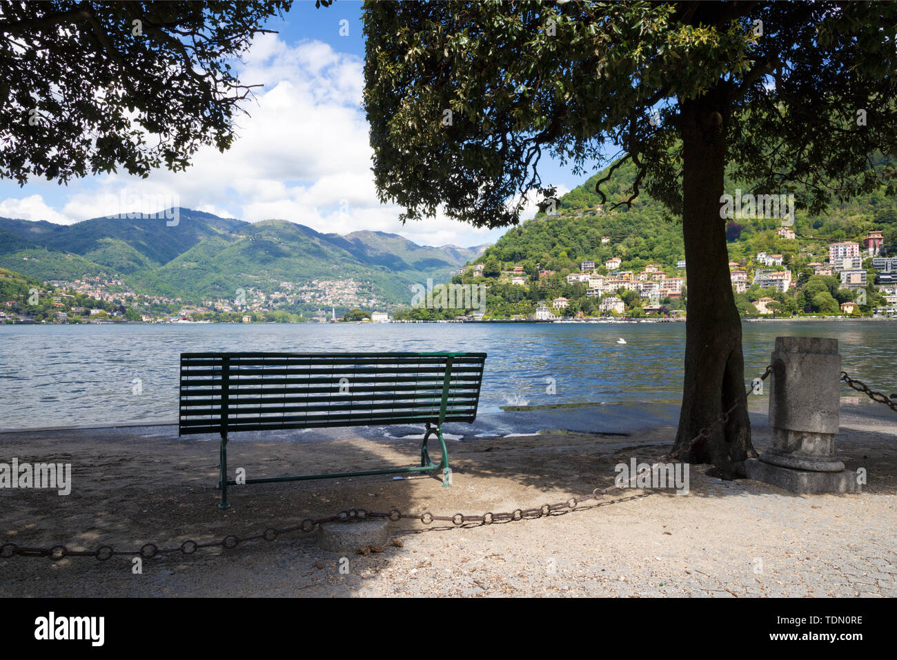 Como - die Promenade und dem Comer See. Stockfoto