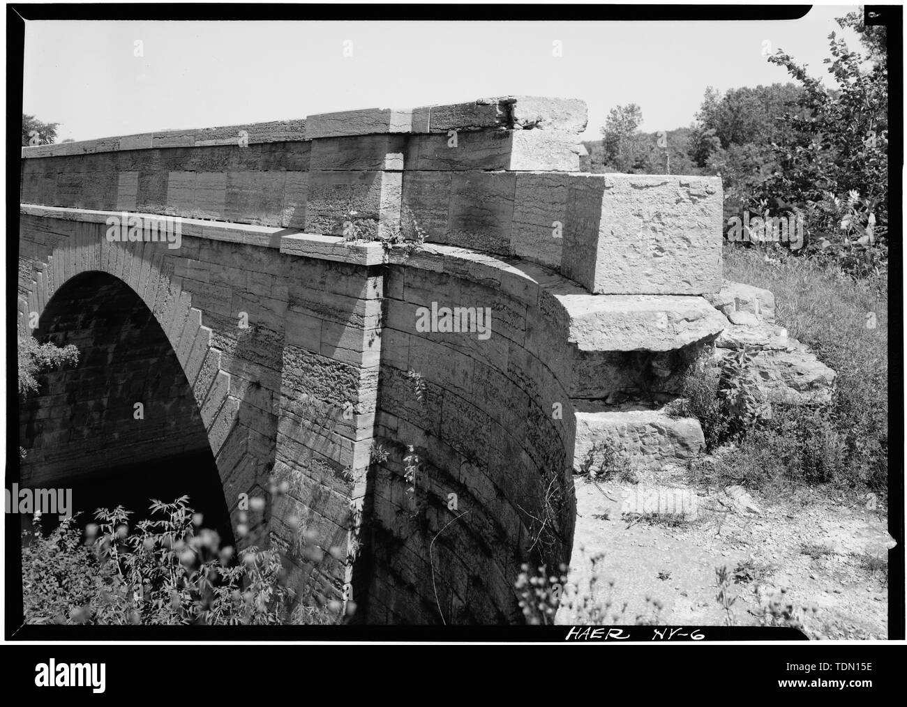 Brüstung und wingwall, west Ecke nach Osten. - Erie Canal (erweiterten), Schoharie Creek Aquädukt, Spanning Schoharie Creek, Fort Hunter, Montgomery County, NY Stockfoto