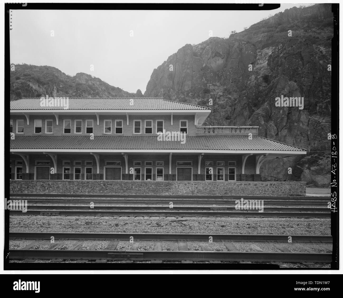 Teilansicht der Nordosten zurück, am nordwestlichen Ende - Arizona und New Mexico Passagier Station, Coronado Boulevard, Clifton, Greenlee County, AZ Stockfoto