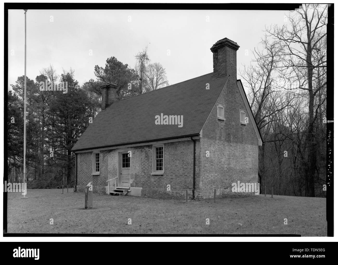 Perspektivische Ansicht des Kiskiack, Blick von Südwesten auf den Westen (vorne) Höhe und südlich Gable End-Kiskiack, Naval Mine Depot, State Route 238 Nähe, Yorktown, York County, VA Stockfoto