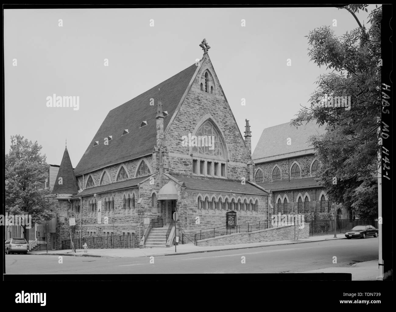 Perspektive, Umwelt betrachten, die aus der Verschneidung von West Lanvale Street und North Carrollton Avenue - Reformierte Bischöfliche Kirche des Rock of Ages, 1210 West Lanvale Street, Baltimore, unabhängige Stadt, MD; Cassell, Charles E; Rosenthal, James W, Fotograf; Perschler, Martin J, Projekt Manager; Preis, Virginia B, Sender Stockfoto